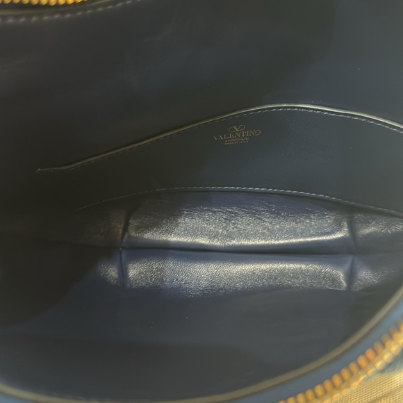 VALENTINO GARAVANI
Small Rockstud Spike Hobo Bag - Picture 11 of 16